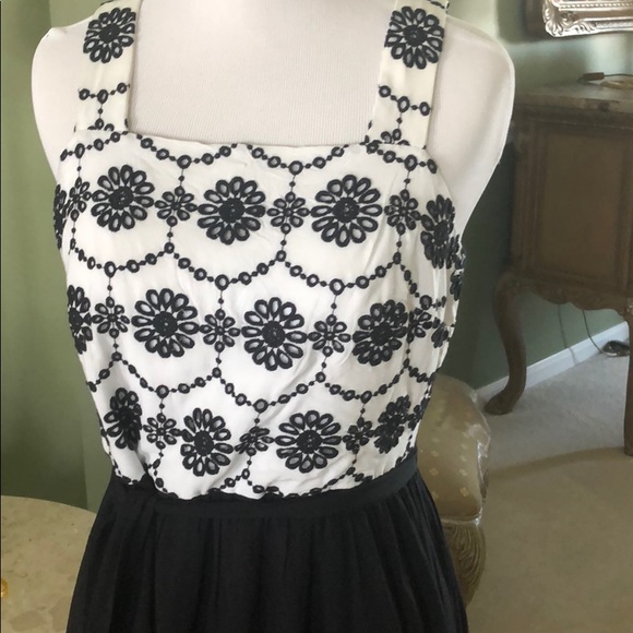 Loft Dress - Picture 2 of 7